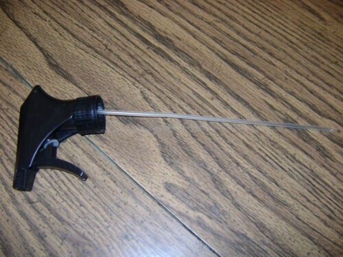 BLACK PLASTIC TRIGGER SPRAYER 4 1/4