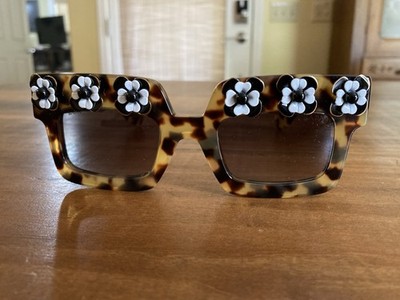 PRADA FLOWER POEME SPR 25P SUNGLASSES. UNIQUE, GLAMOROUS, FUN