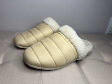 Women  s Vionic Josephine slippers in beige size 8.5 pre-owned