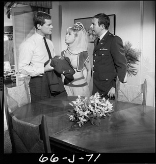 BR223 01 "I DREAM OF JEANNIE" (8) Orig 35mm Negatives ON SET PHOTOGRAPHY 1966