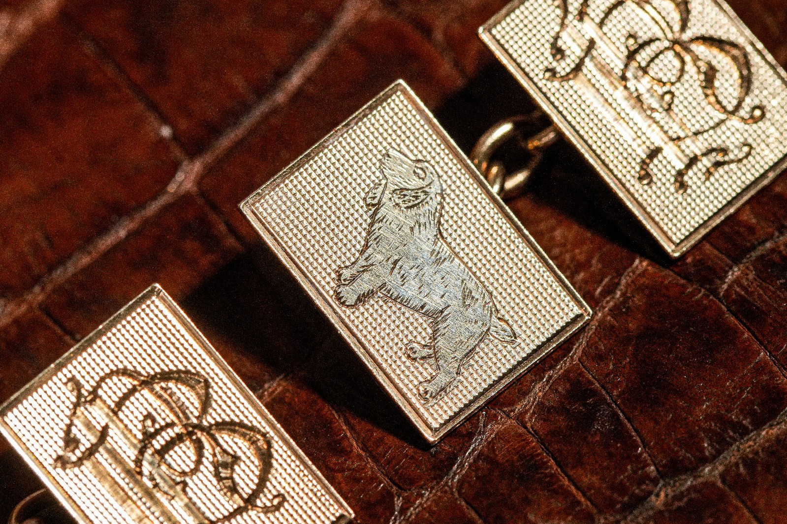 Stunning High Quality 9kt Solid Gold Engine Turne… - image 5