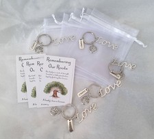 Nuovo Set di 5 Set Portachiavi Famiglia Silvertone per Riunioni-Vacanze-Compleanni