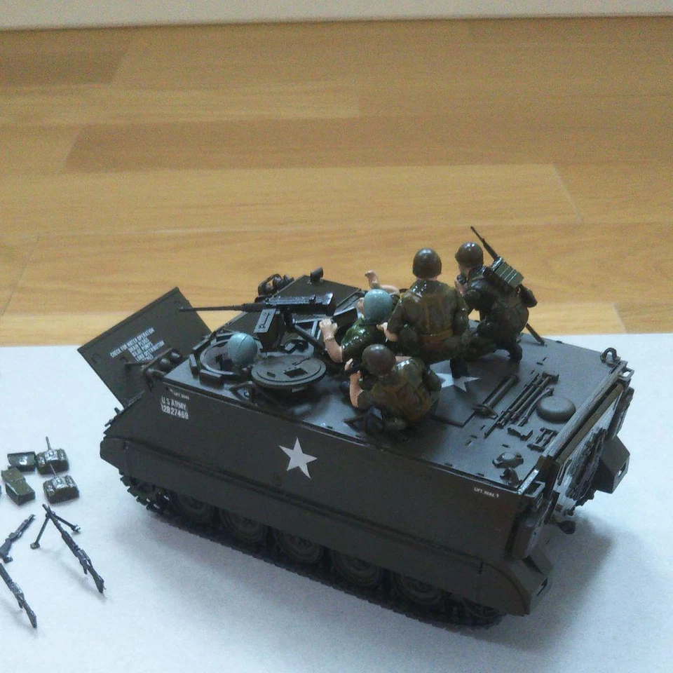 Porta personale corazzato Tamiya 1/35 US M113 costruito e dipinto - Immagine 2 di 4