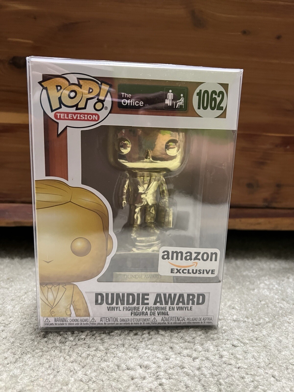 Funko Pop! Vinyl: The Office - Dundie Award (Chrome) (Gold) - Amazon (Exclusive)