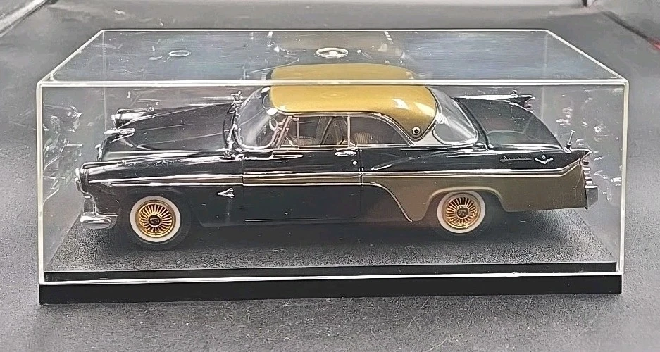 Coche modelo Danbury Mint 1956 DeSoto Adventurer diecast 1/24 negro y dorado + estuche Foto 2 de 4