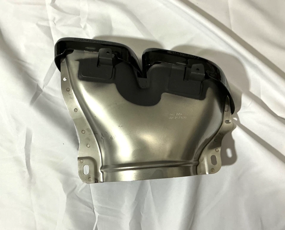 Tapique de escape lado derecho OEM MERCEDES-BENZ GLS X167 A0004902000 genuino Foto 3 de 4