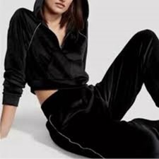 NWT VICTORIA'S SECRET ON POINT VELOUR TRACK SUIT M/L BLACK RHINESTONE PANT HOODY