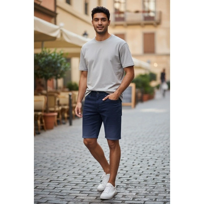 GAP Men’s Slim Stretch Khaki Shorts – Size 33 – Blue