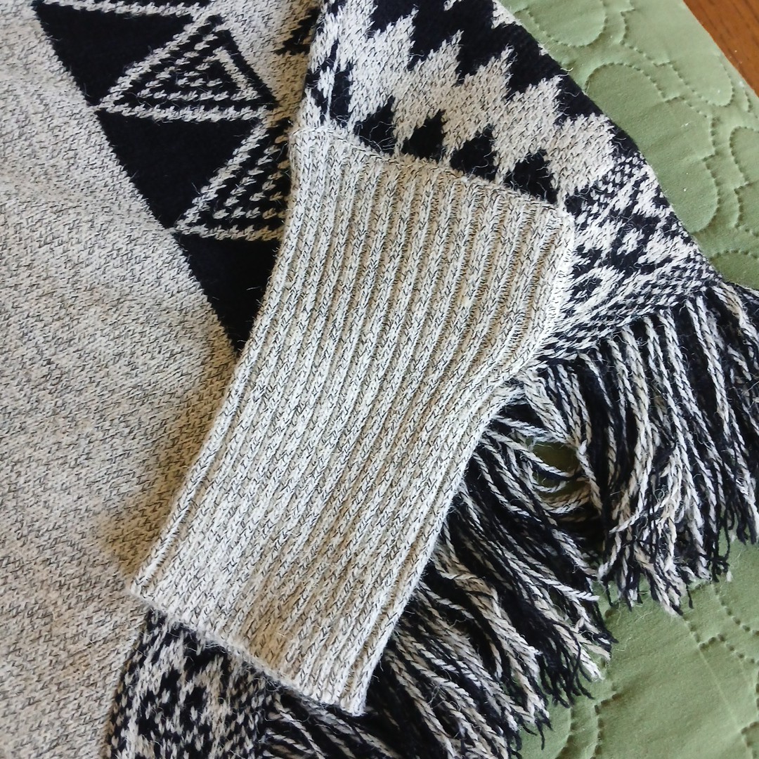 Olivia Sky Poncho Sweater Sz 2X Gray/Black Cuff S… - image 4