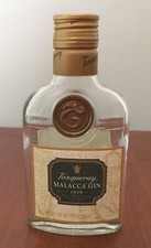 RARE TANQUERAY MALACCA GIN 200ml BOTTLE (EMPTY) W/GOLD SEAL & CAP ENGLAND OOP