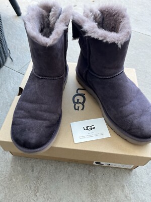 UGG Boots NAVEAH Gr. 40 Dunkler Fliederton