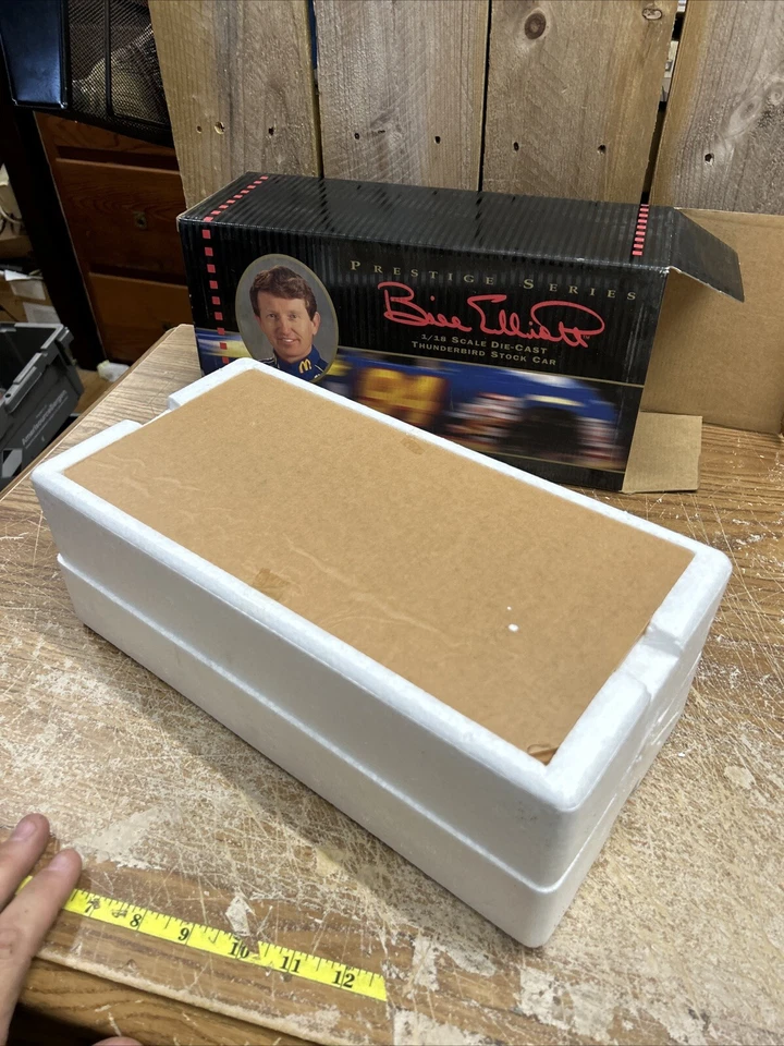 1/18 Ertl Prestige #94 Bill Elliott Mac Tonight Ford T-Bird en caja Foto 4 de 4
