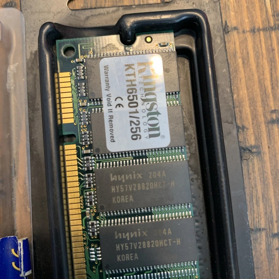 Módulo de memoria RAM Kingston KTH6501/256 256 MB PC100 caja abierta Foto 2 de 4