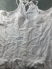Maurices White Rayon Woven V-Neck Long Sleeve Embroidered Lace Blouse 0
