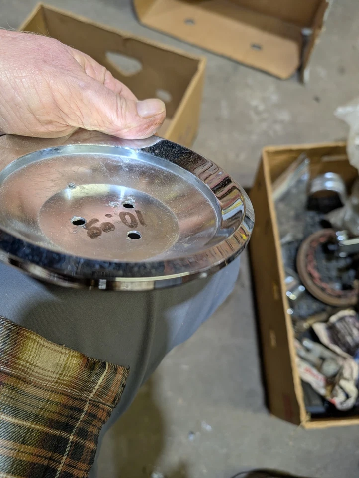 Anillo de puerta de llenado de combustible Chrysler Imperial 1966-68 2574650 usado Foto 2 de 4