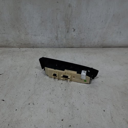 KIA SORENTO POWER WINDOW SWITCH RH FRONT (MASTER SWITCH), UM, 03/15-01/20 15 16 - Picture 2 of 2