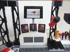 Lego McLaren Mercedes Pit Stop 75911 Speed Champions 100% Complete Set 332 Piece