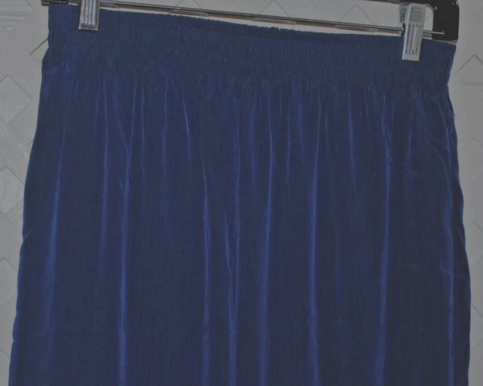 Pantalones para mujer Maggie Sweet sedosos azul real oscuro pantalones con bolsillos medianos Foto 2 de 4