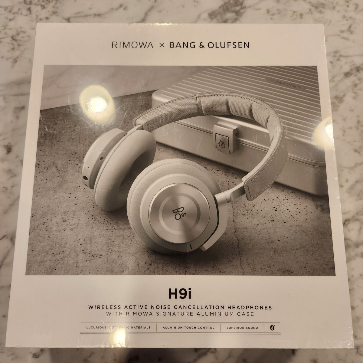 RIMOWA リモワ　バンアンドオルフセン　ヘッドホン　bang&olufsen rimowa20190328_001.jpg