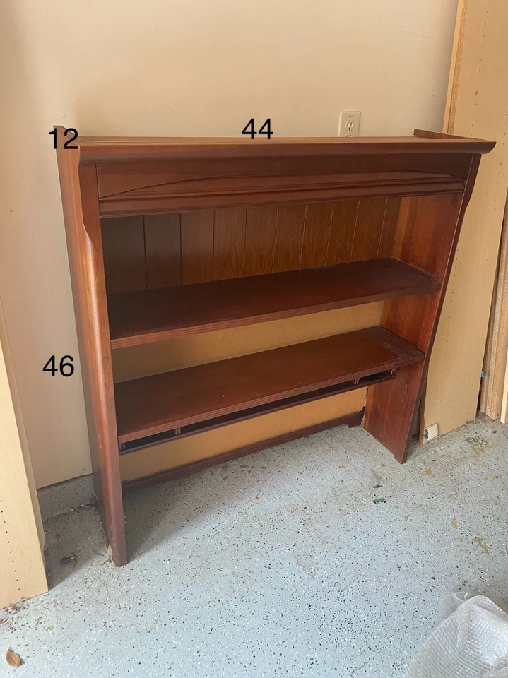 Escritorio Hutch - Young America de Stanley - Harbortown Cherry Foto 2 de 3