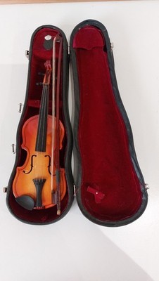 teure Miniatur Violine 22cms / 8 3/4'', mit Bogen, & Koffer 29cms / 11 1/2''