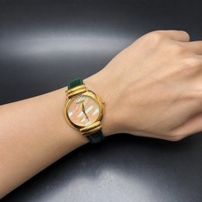 Vintage Ladies Gucci 5300j Mother of Pearl Dial Dress Watch.