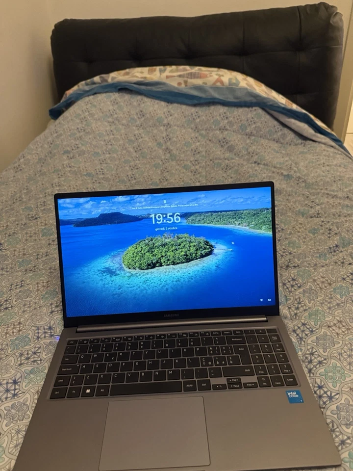 computer portatile usato Samsung - Immagine 3 di 4