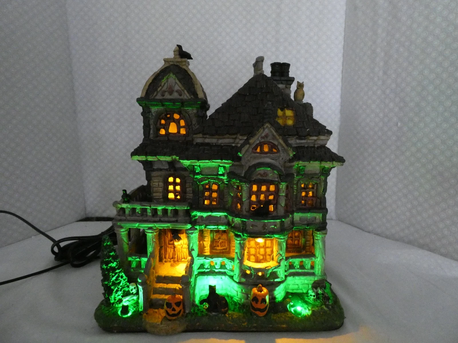 Lemax Spooky Town Halloween Village Grimsbury Haunted House 05609