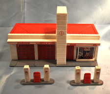 Vintage Plasticville Lot 3 Large Gas Station, Platform, RR Bunk - glued nice