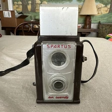 Vintage 1940’s Spartus Box Camera Six Twenty Bakelite  Original Strap
