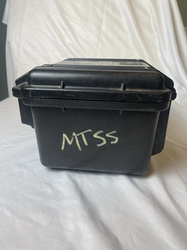 Estuche rígido pequeño Pelican 1300 - impermeable / a prueba de aplastamiento / a prueba de polvo Foto 3 de 4