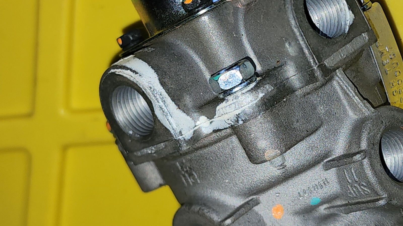 Mack 20990660 Bendix T2901816 Air Brake Valve for sale online | eBay