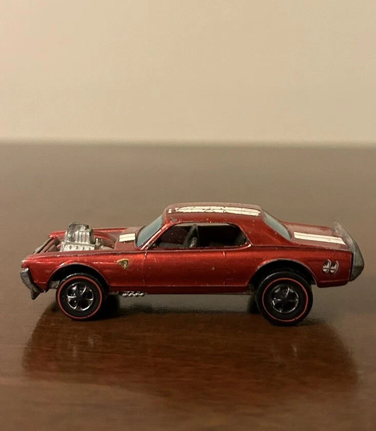 Coche de colección 1969 Hot Wheels Redline Nitty Gritty Kitty rojo diecast blanco a rayas Foto 4 de 4