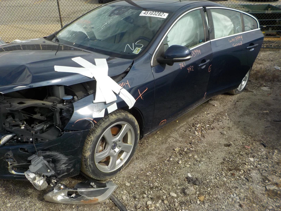 Used Front Right Seat Front fits: 2012 Volvo 60 SERIES S60 bucket air bag leathe - Imagem 2 de 4