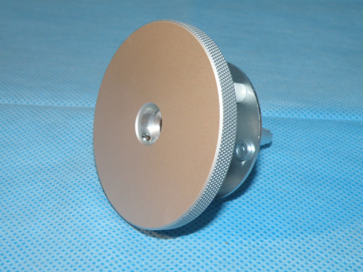 Storz light source adapter for connecting Storz fiber light cables