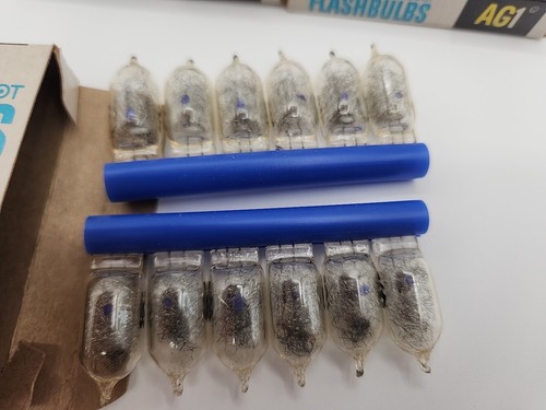 Sylvania AG1 Blue Dot Flashbulbs Unused 3 Full Boxes of 12 Bulbs 36 Bulbs Total - Picture 2 of 8