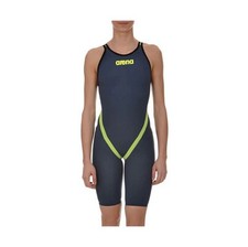 Very Good Condition. Arena Women's Carbon Flex VX Powerskin, Size 26
