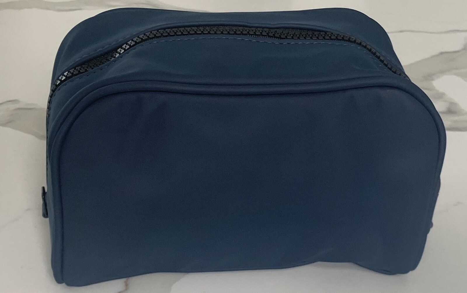 Borsa doppia da viaggio Yves Saint Laurent YSL Parfums Y Pouch blu ardesia ecopelle