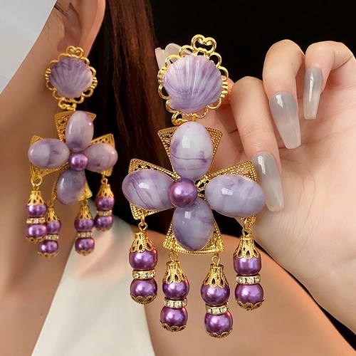 Vintage FanPurple Pearl Shell Earrings, Elegant Bridal Pearl Earrings - Picture 2 of 8