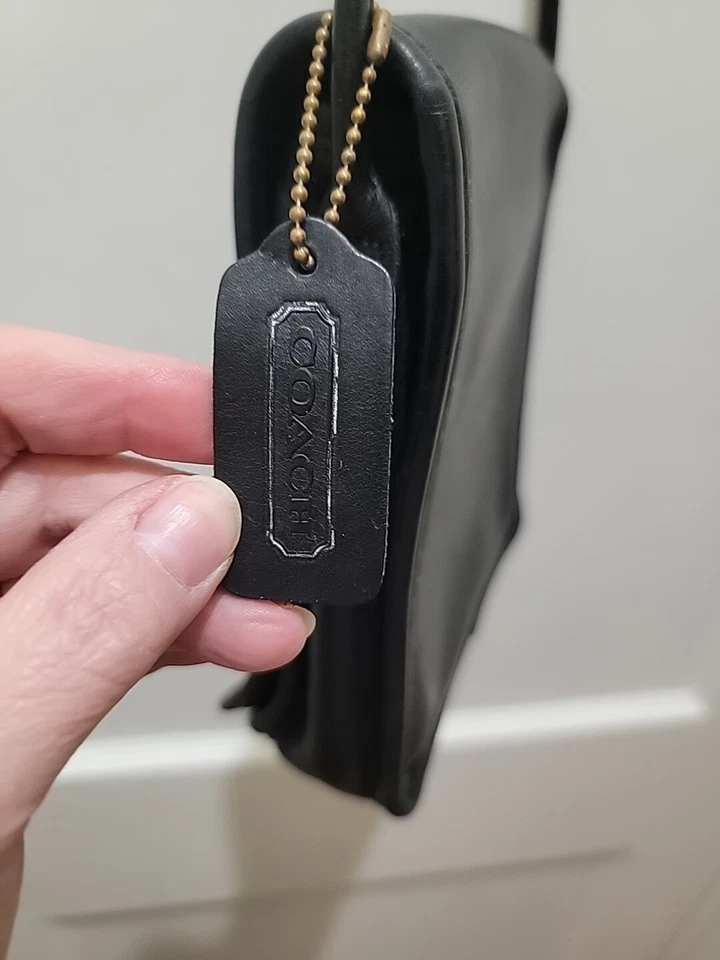 Bolso de Hombro Coach 9620 Vintage Compacto Bolsa Cuero Negro Hecho en EE. UU.  Usado en excelente estado  Foto 4 de 4