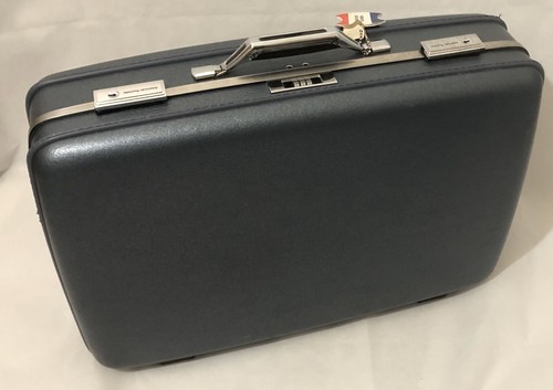 VINTAGE AMERICAN TOURISTER BLUE 
