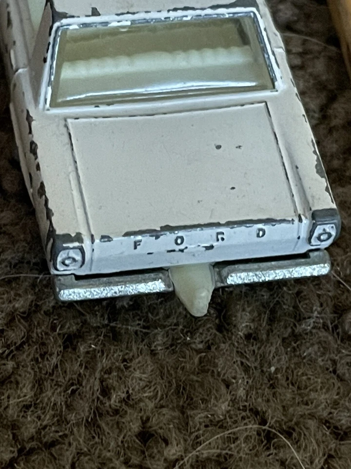 Coche de policía personalizado Matchbox Lesney #55/59 Ford Galaxie. Foto 3 de 4