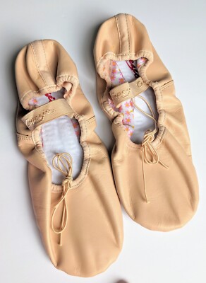 Capezio Daisy Ballet Shoes Tan Size M Womens Soft Dance Shoe Pre-owned 