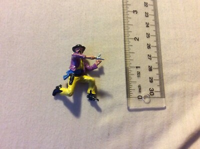 Britains Deetail gunfighter vintage, MISSING BASE (but still stands on its own)