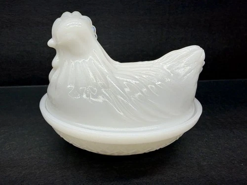 Vintage Westmoreland Milk Glass Hen on Nest Covered Dish Mid Century 3.25” AH