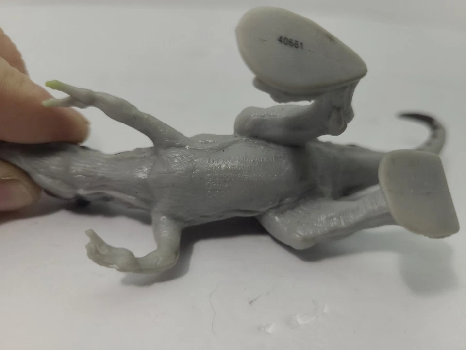 Jurassic Park 3" Tall Tyrannosaurus Rex Figure by Hasbro 2000 - Image 4 of 4