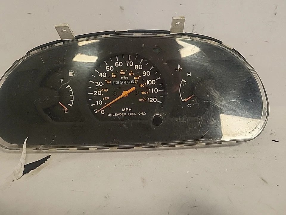 1993 1994 CHEVROLET COLT SPEEDOMETER CLUSTER. R3 Foto 2 de 4