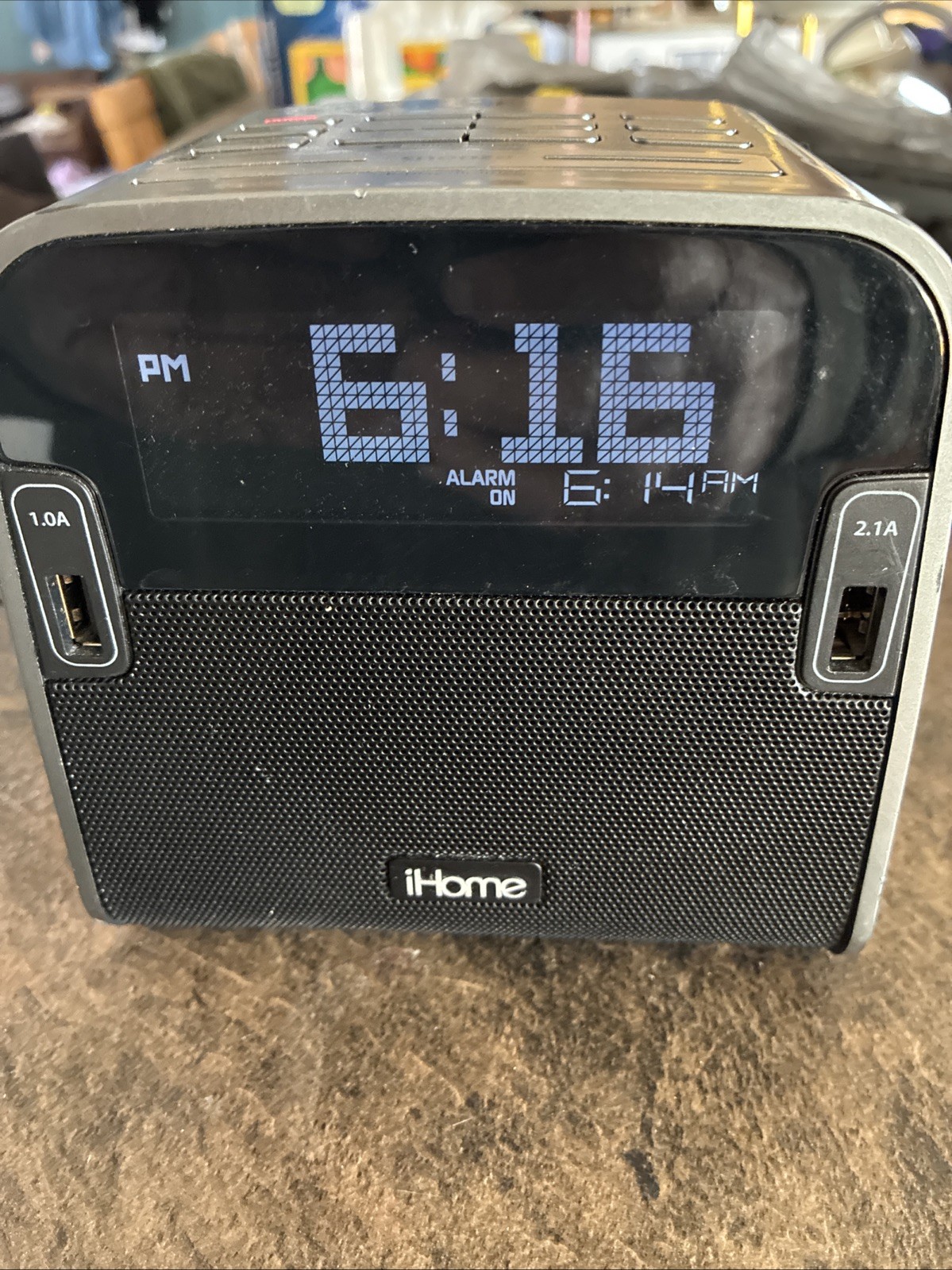 iHome NFC Bluetooth FM Clock Radio With Speakerphone Dual USB Charging HBN22