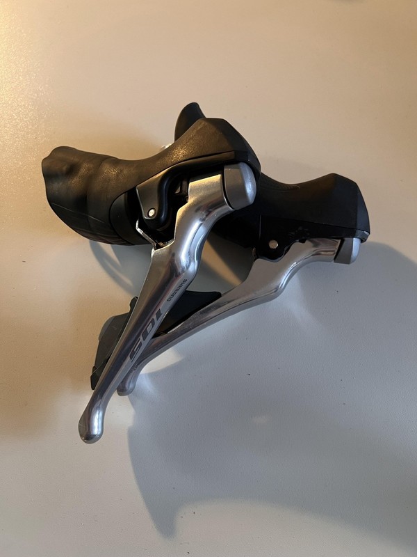 Shimano 105 ST-R7000 STI 2x11 Speed Double STI Shifters Silver