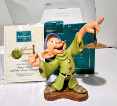 Snow White & the Seven Dwarfs Dope with a Cymbal WDCC w/ CoA Mint & Box